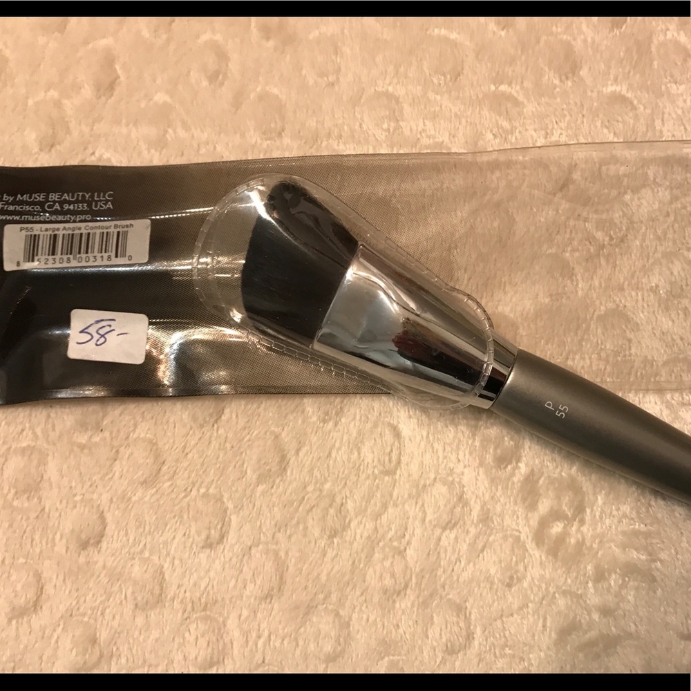 Esum/Muse Large Angled Contour Brush